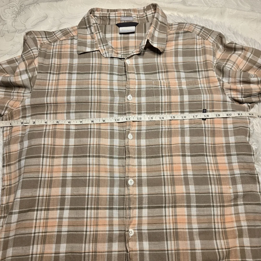 Columbia Men's Short Sleeved Button Down Plaid Shirt-regular fit